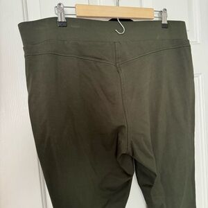 Loft Size 18 Hunter Green Pull on Legging/Pant